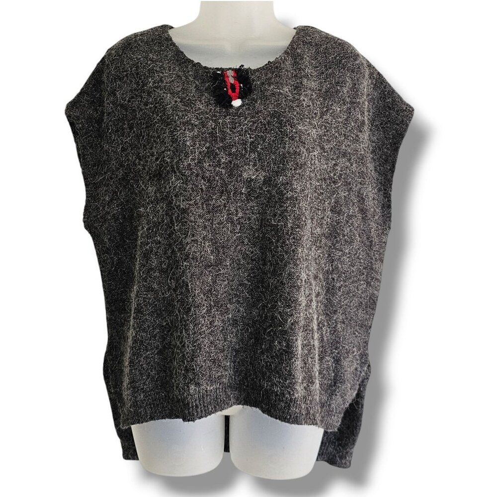 Anthropologie Willow &‎ Clay Sweater Vest Size XS Gray Alpaca Red Embroidery